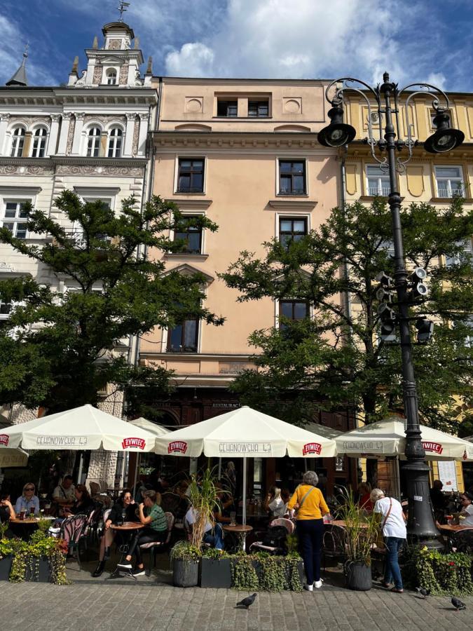 Pod Słońcem - Rynek Główny Cracóvia Exterior foto